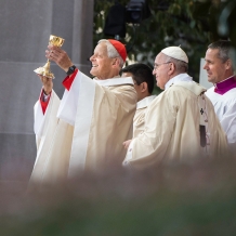 Cardinal Wuerl presents a gift to Pope Francis