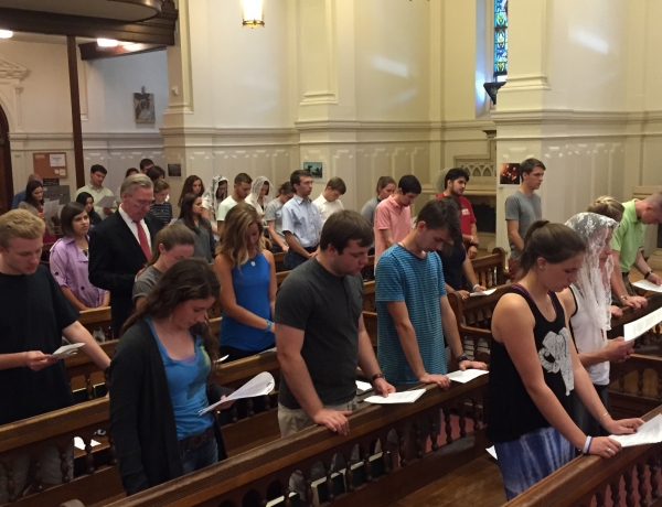Students Practice Spanish Mass Responses Prior to Papal Visit