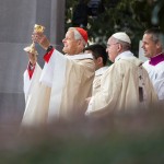 01-PopeVisit-mass-00740