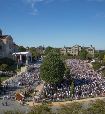 Crowd Gathered at CUA to Welcome the Pope