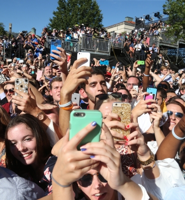 Thousands of Students Gathered to Receive the Pope