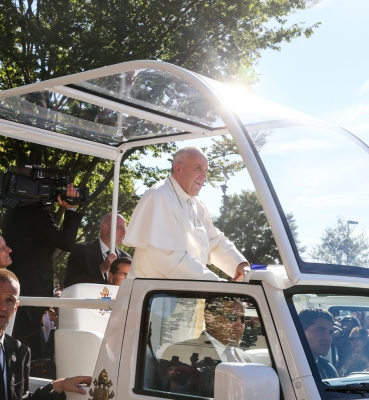Pope Francis drove onto the CUA campus to a warm welcome under brilliant sunshine.