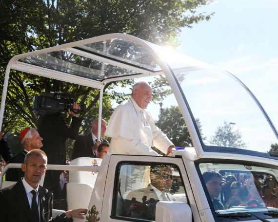 Pope Francis drove onto the CUA campus to a warm welcome under brilliant sunshine.