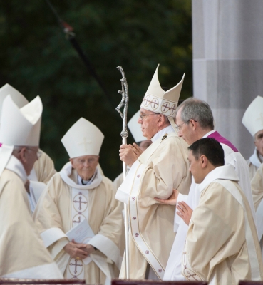 The Holy Father walking to the Altar