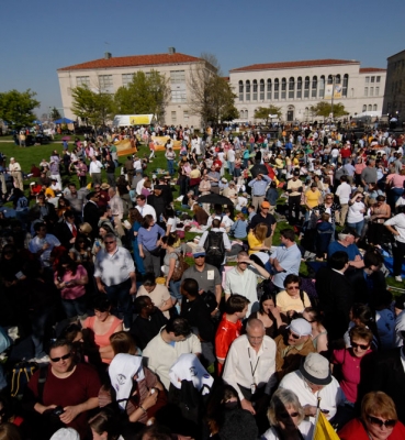 Thousands of CUA alumni, students, and faculty gathered on the campus to welcome Pope Benedict XVI on Wednesday, April 16, 2008.