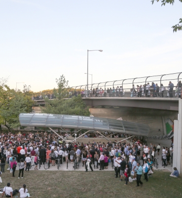 People crowd into the Brookland/CUA Metro Station after the papal Mass.