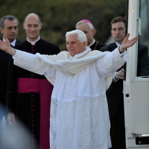 Pope Benedict XVI acknowledges the cheering crowd gathered on the Catholic University Mall on April 16, 2008.