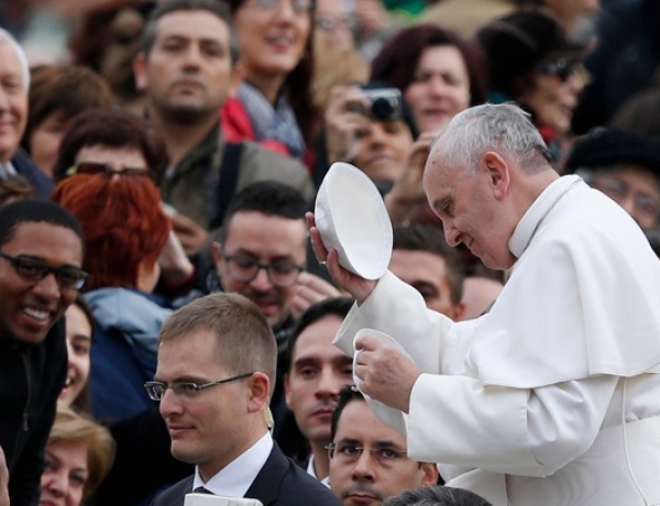 Students and Alumni Recall Encounters with Pope Francis