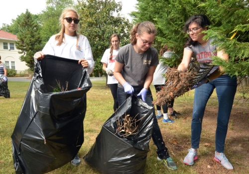 CUA students, faculty, staff, and alumni participated in “Serve with Francis Day” on Sunday, Sept. 13