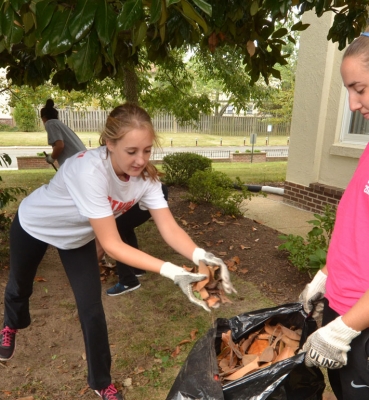 CUA students, faculty, staff, and alumni participated in “Serve with Francis Day” on Sunday, Sept. 13