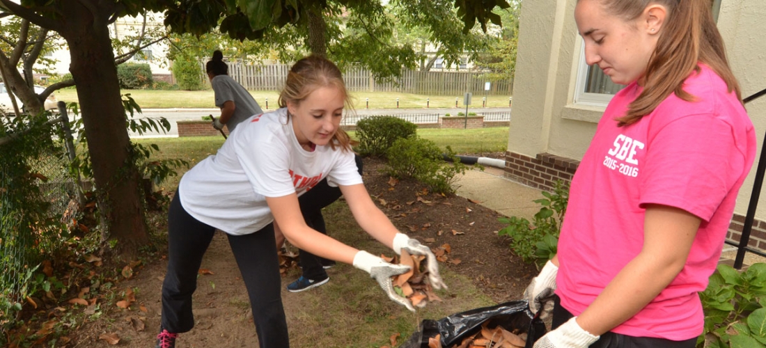 CUA students, faculty, staff, and alumni participated in “Serve with Francis Day” on Sunday, Sept. 13