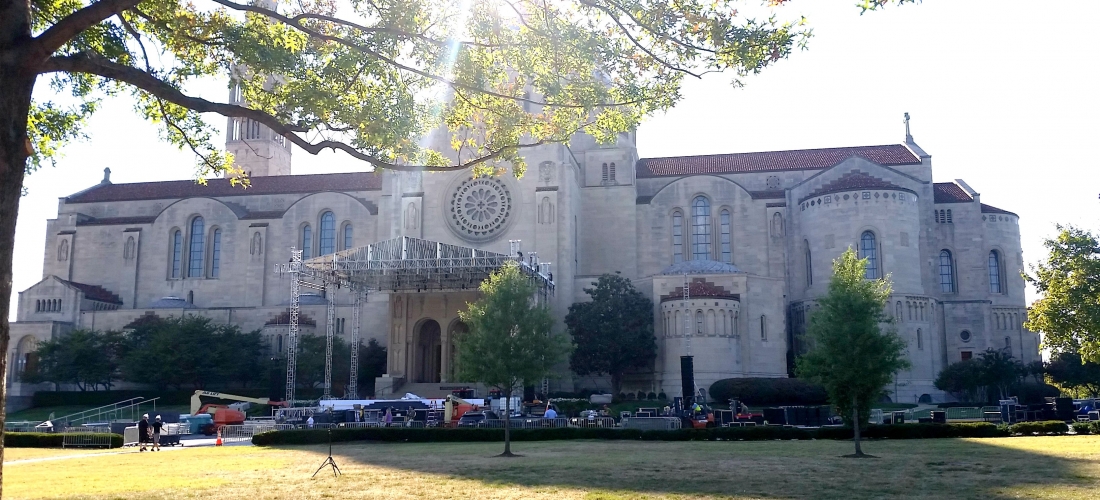 The roof of the Altar is up