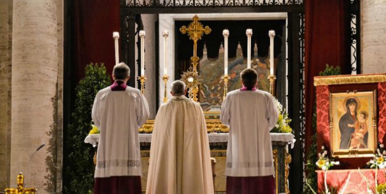 Lucia Silecchia: My Close Non-Encounter with Pope Francis Lucia Silecchia: My Close Non-Encounter with Pope Francis