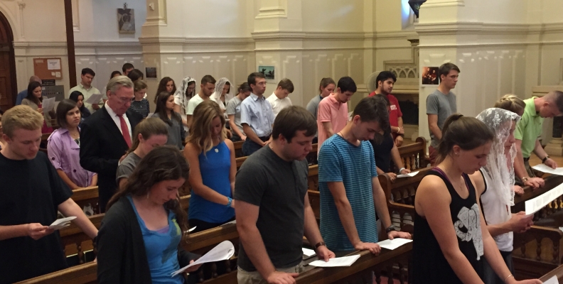 Students Practice Spanish Mass Responses Prior to Papal Visit